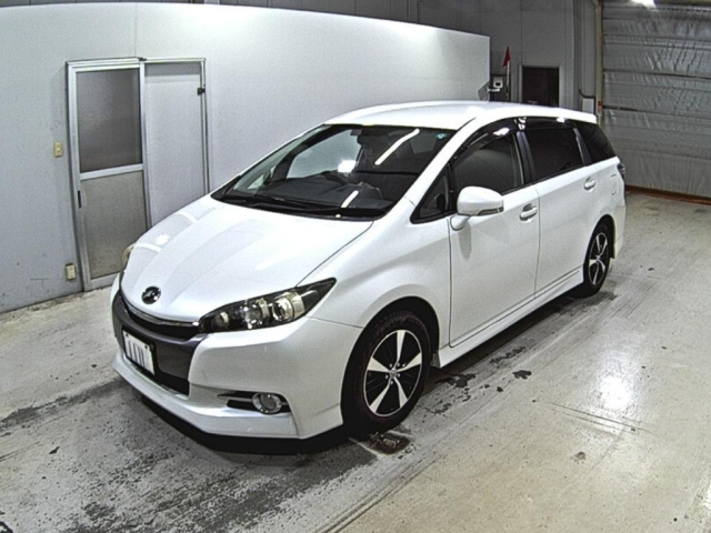 TOYOTA WISH 2013
