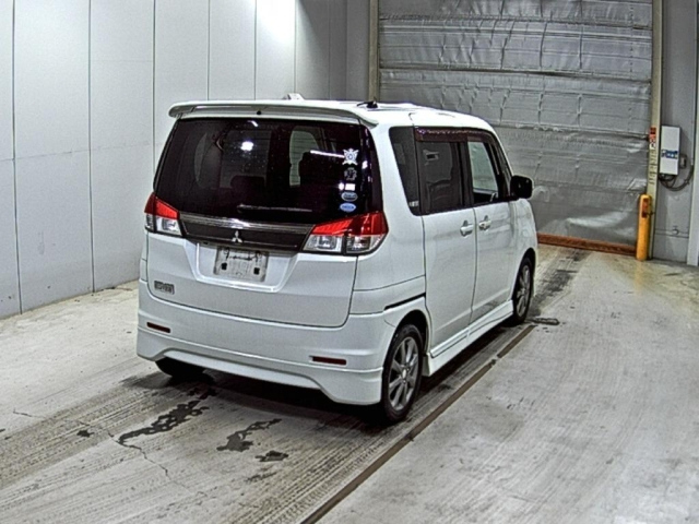 MITSUBISHI DELICA D2 2012