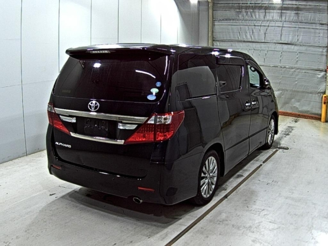 TOYOTA ALPHARD 2013