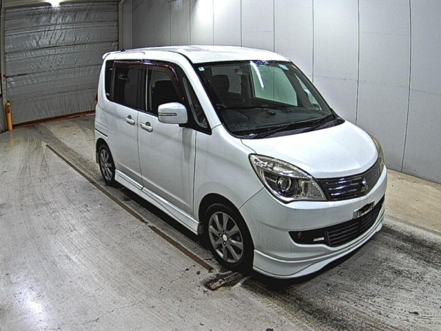 MITSUBISHI DELICA D2 2012
