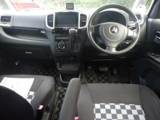 MITSUBISHI DELICA D2 2012