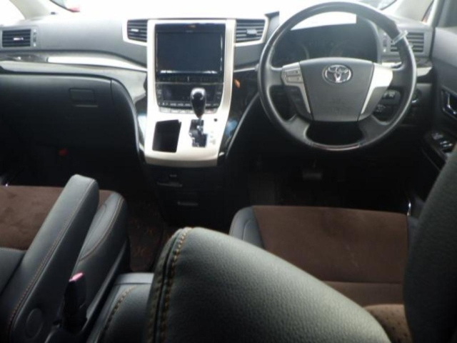 TOYOTA ALPHARD 2013