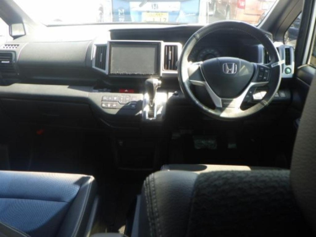 HONDA STEP WAGON 2013