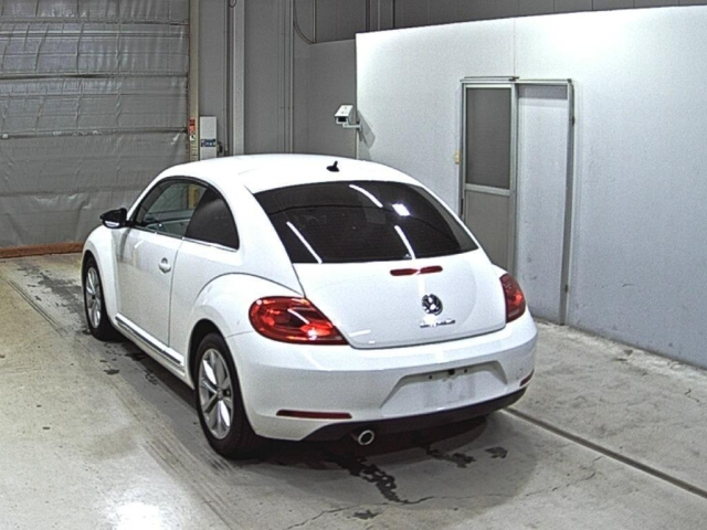 VOLKSWAGEN THE BEETLE 2013