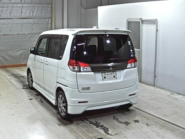 MITSUBISHI DELICA D2 2012