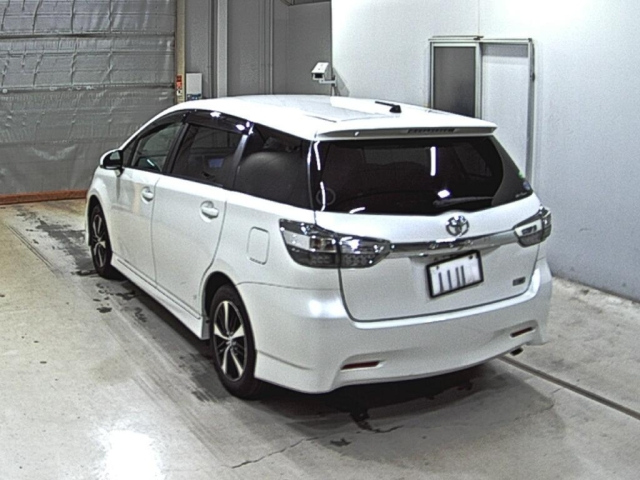TOYOTA WISH 2013