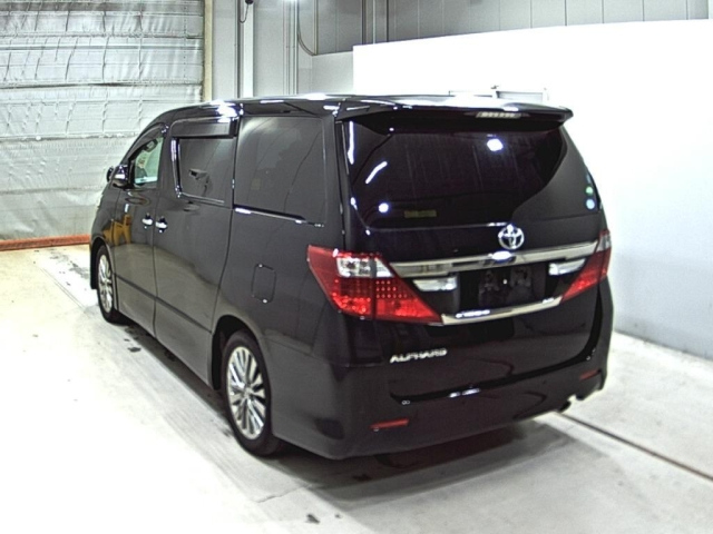 TOYOTA ALPHARD 2013