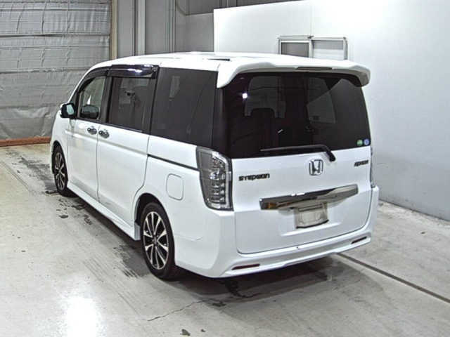 HONDA STEP WAGON 2013