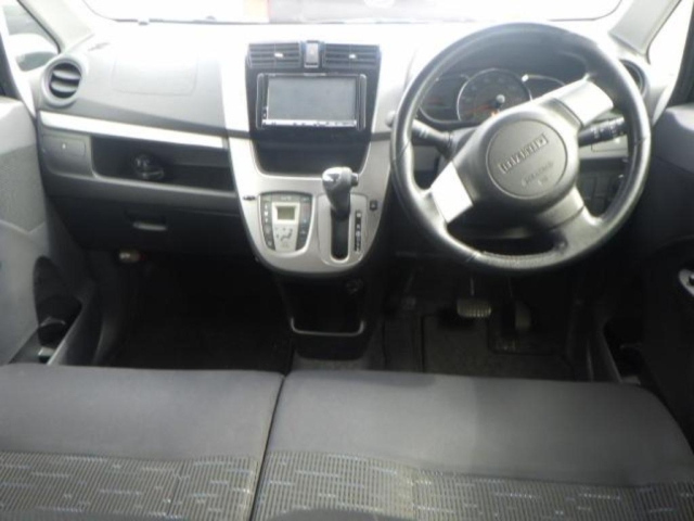 DAIHATSU MOVE 2013