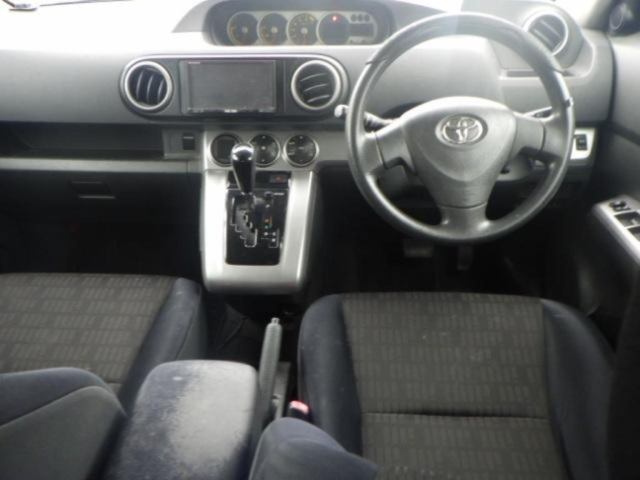 TOYOTA COROLLA RUMION 2011