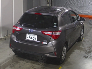TOYOTA VITZ 2017