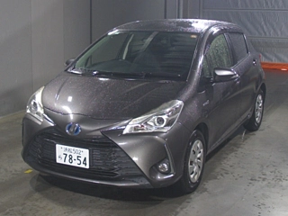 TOYOTA VITZ 2017