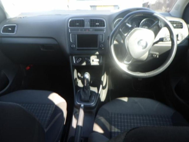 VOLKSWAGEN POLO 2014