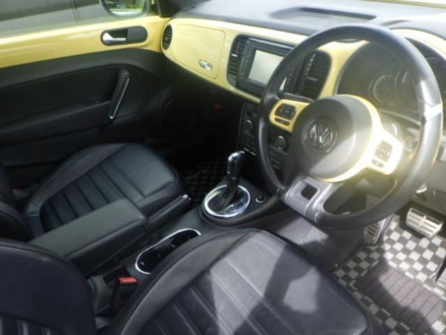 VOLKSWAGEN THE BEETLE 2013
