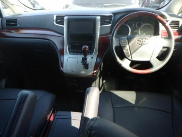 TOYOTA VELLFIRE 2008