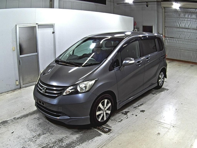 HONDA FREED 2011