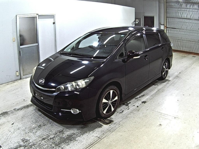 TOYOTA WISH 2014
