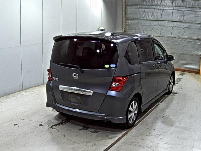 HONDA FREED 2011