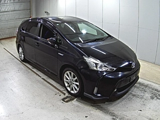 TOYOTA PRIUS ALPHA 2014