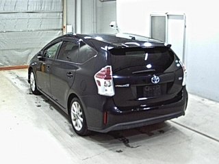 TOYOTA PRIUS ALPHA 2014