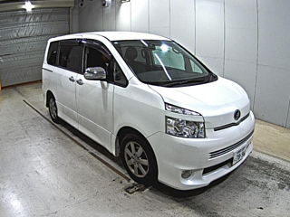TOYOTA VOXY 2009