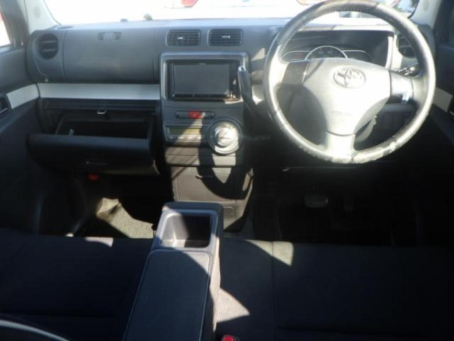 TOYOTA PIXIS SPACE 2013