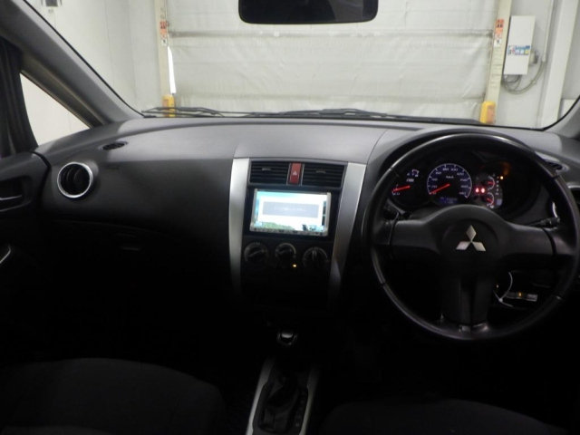 MITSUBISHI COLT PLUS 2009
