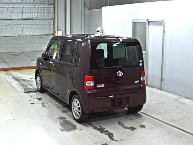 TOYOTA PIXIS SPACE 2013