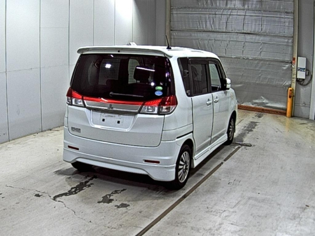 MITSUBISHI DELICA D2 2012