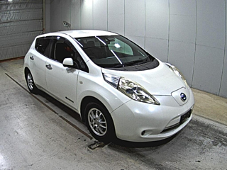 NISSAN LEAF 2013
