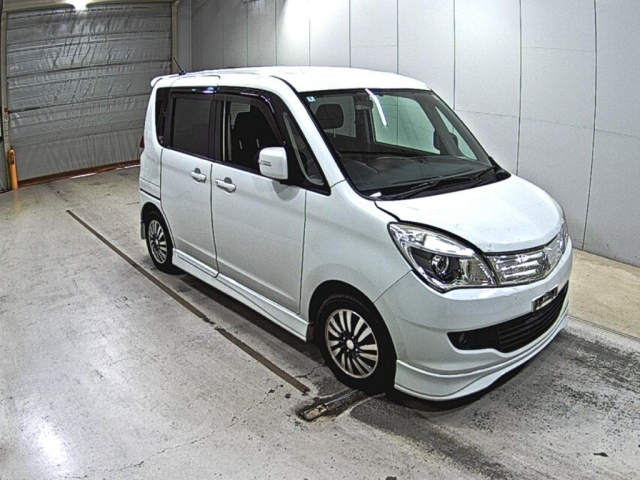 MITSUBISHI DELICA D2 2012