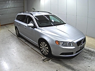 VOLVO V70 2013