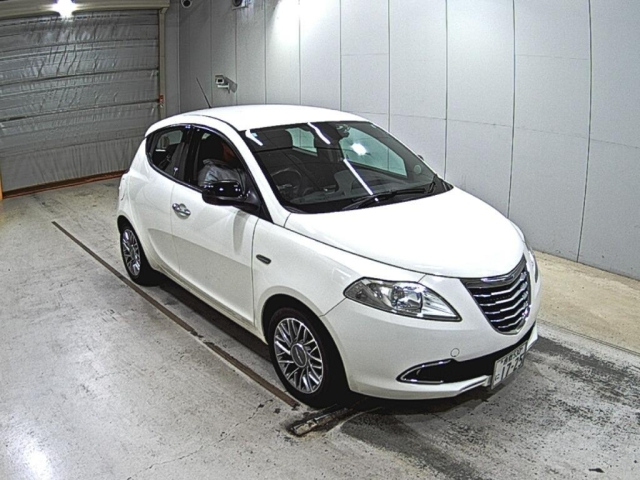 CHRYSLER YPSILON 2013