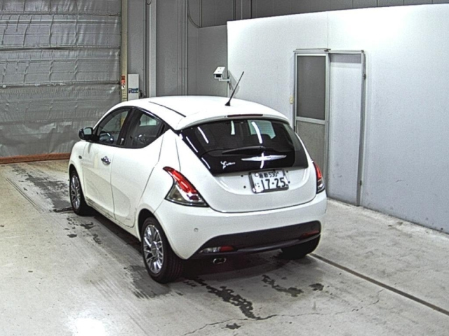 CHRYSLER YPSILON 2013