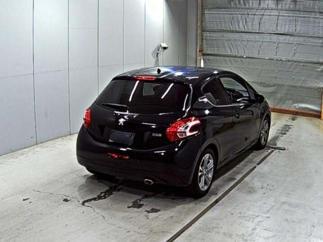 PEUGEOT 208 2014
