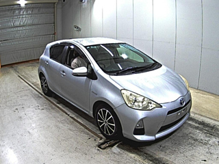 TOYOTA AQUA 2012