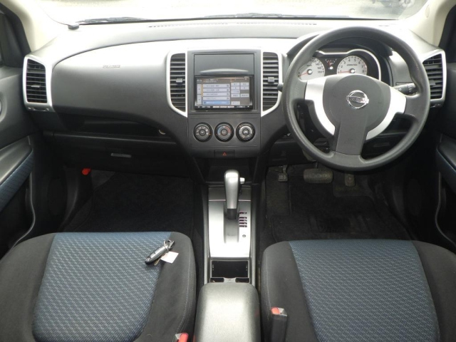 NISSAN WINGROAD 2010