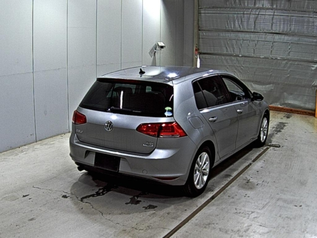 VOLKSWAGEN GOLF 2016