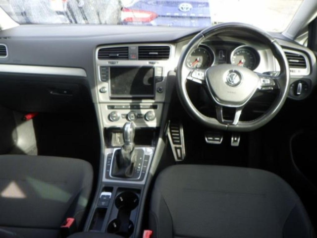 VOLKSWAGEN GOLF 2016