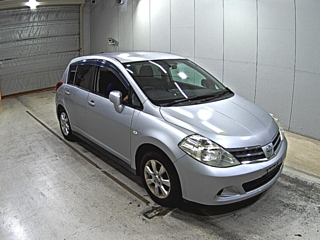 NISSAN TIIDA 2010