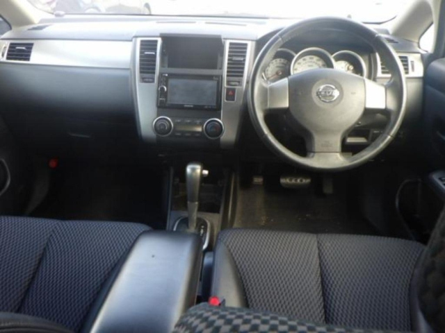 NISSAN TIIDA 2010