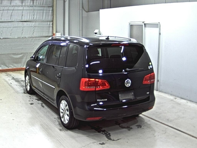 VOLKSWAGEN GOLF TOURAN 2011