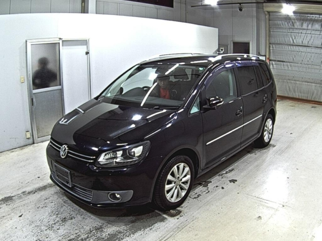 VOLKSWAGEN GOLF TOURAN 2011