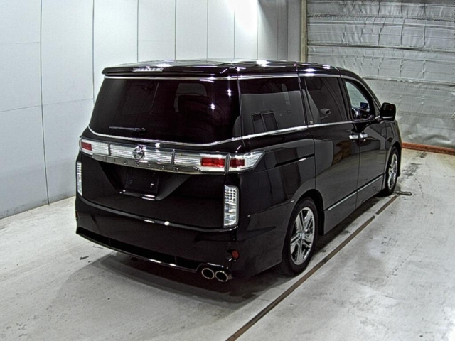 NISSAN ELGRAND 2010