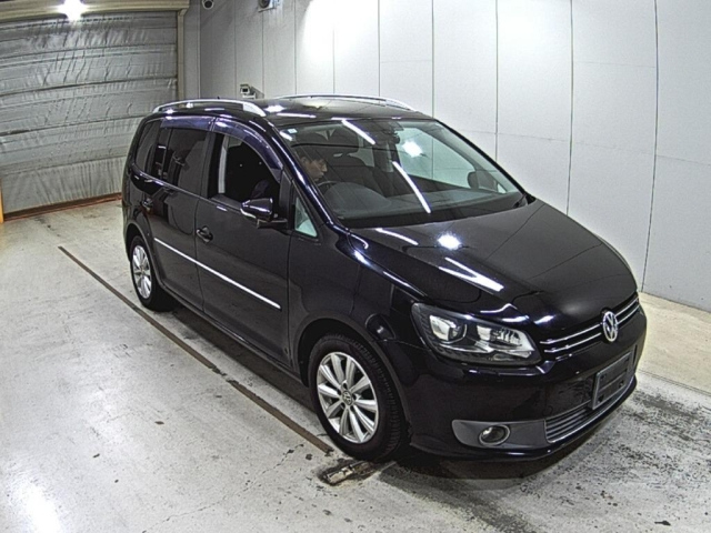 VOLKSWAGEN GOLF TOURAN 2011