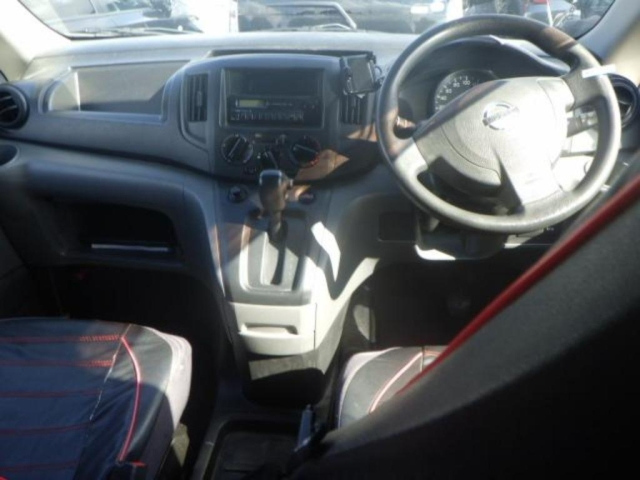 NISSAN NV200 2012