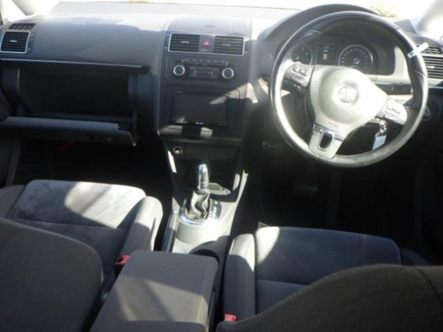 VOLKSWAGEN GOLF TOURAN 2011