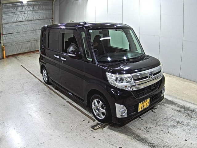 DAIHATSU TANTO 2015