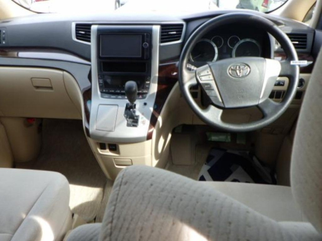 TOYOTA ALPHARD 2012