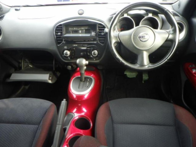NISSAN JUKE 2011